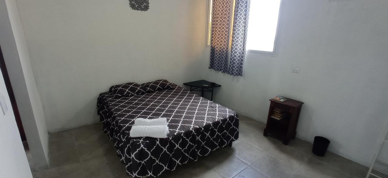 Apartamento Casa Zoila Hospedaje Frente Al Lago Lakefront Lodging Flores Habitación foto